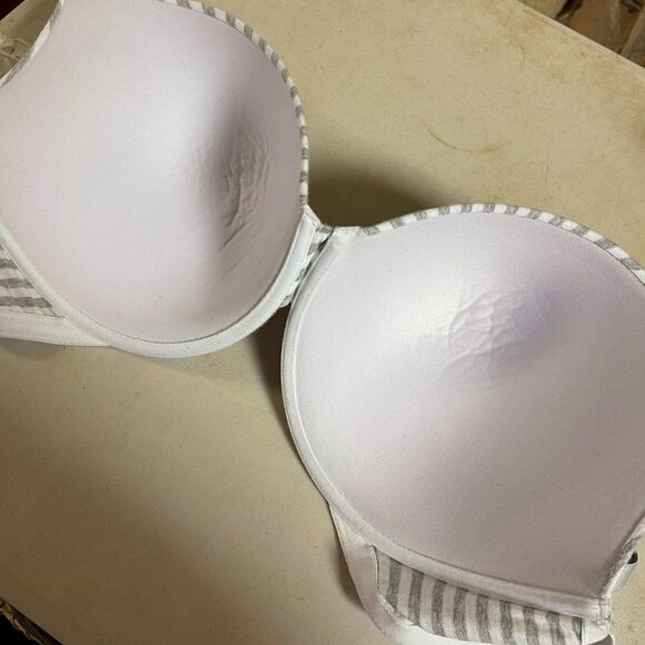 Secret Treasures Gray White Striped Bra 46DDD - Picture 9 of 9